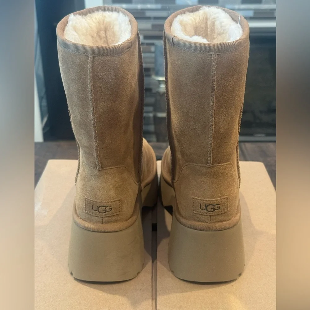 UGG Classic New Heights Short Boot